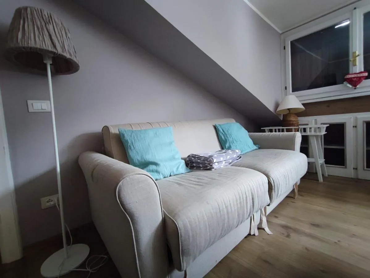 Mansarda Shabby Chic Apartment Fiumalbo Italy